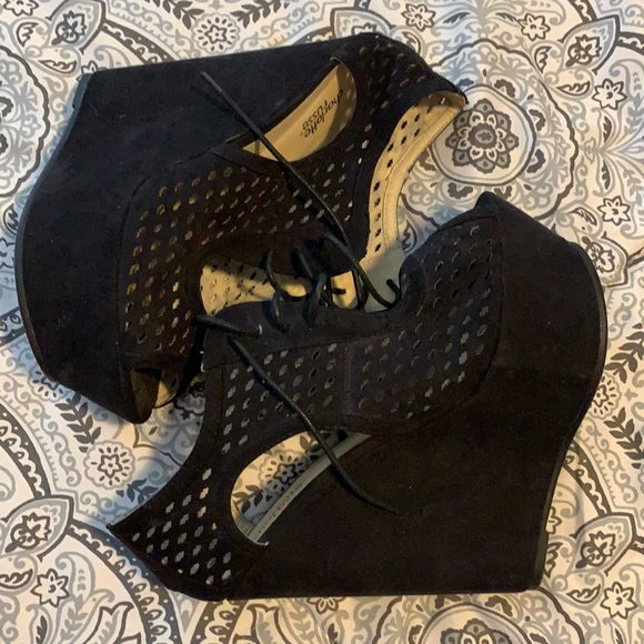 Charlotte Russe Shoes - 🖤Charlotte Russe Black Lace-Up Platform.